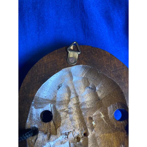Hand Carved and Painted Decorative Wood Small Mask 5x3.5 Hook to Hang No Marking - Picture 5 of 8
